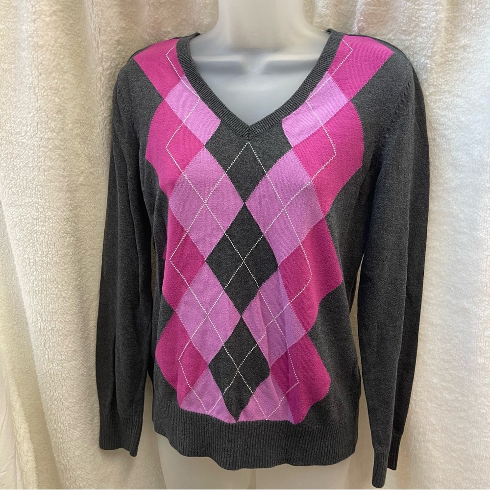 Izod Women's V-Neck Argyle Sweater - Pink and Gray